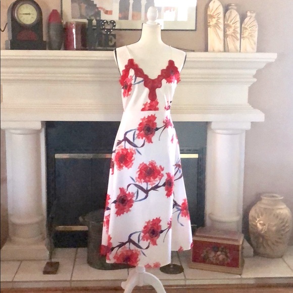 Anthropologie White Red Lace Floral Midi Dress Valentine Day Romantic Date Night - Picture 3 of 6